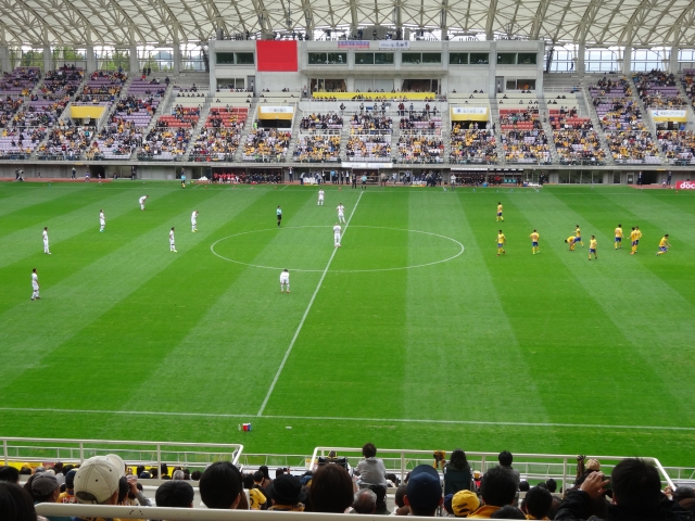 AIカメラを導入したサッカーの試合風景の画像